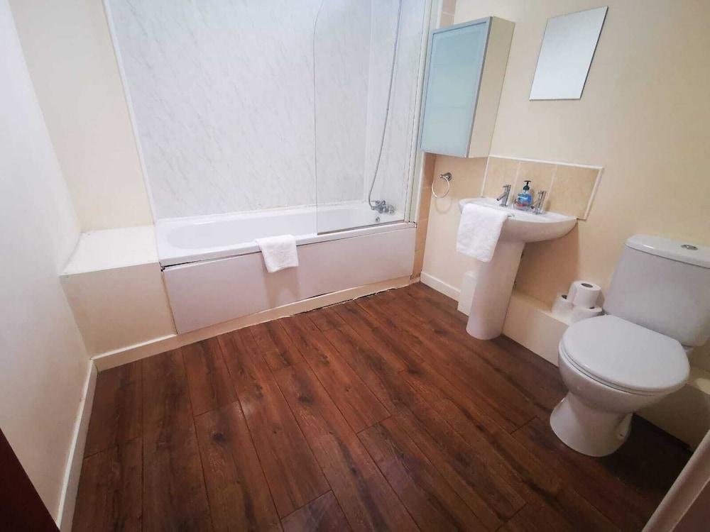 Фото Alexander Apartments Powdene House