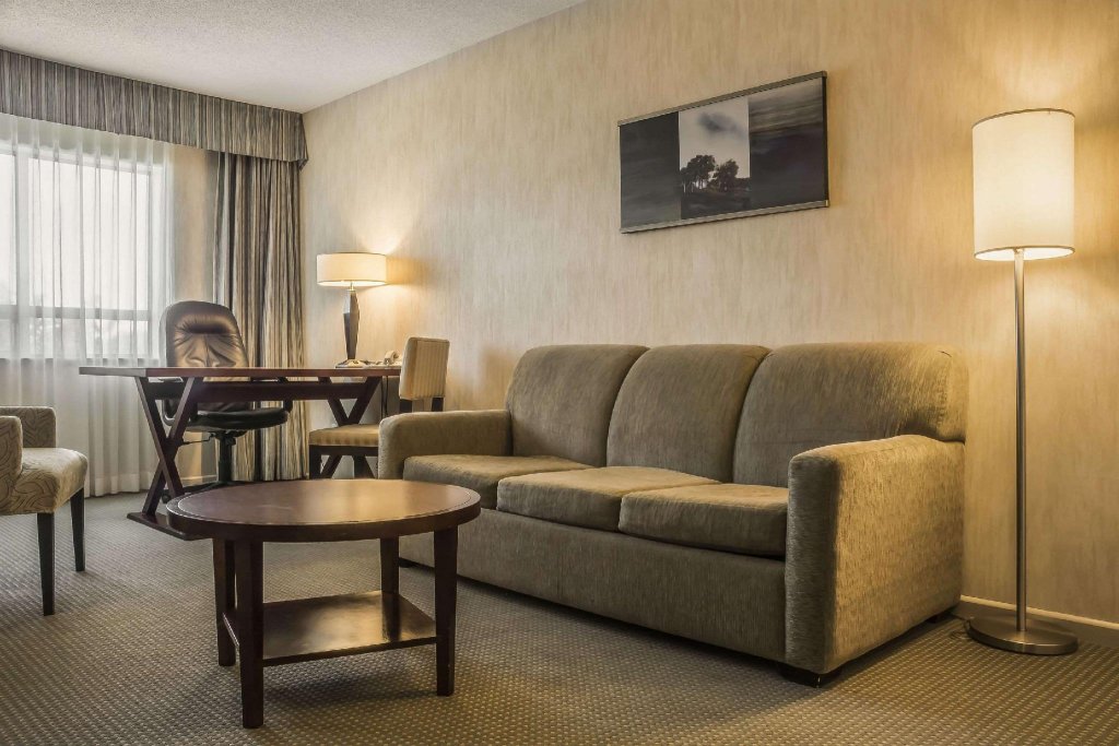 Фото Quality Suites London