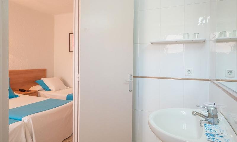 Фото Hotel Checkin Pineda