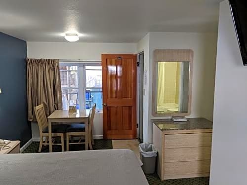 Фото Crystal Sands Motel