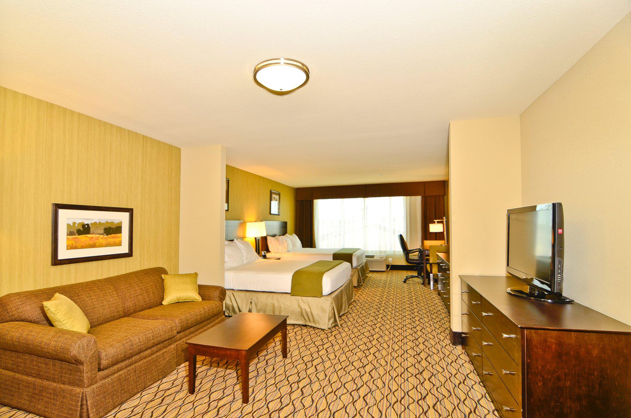 Фото Holiday Inn Express and Suites Williston, an Ihg Hotel