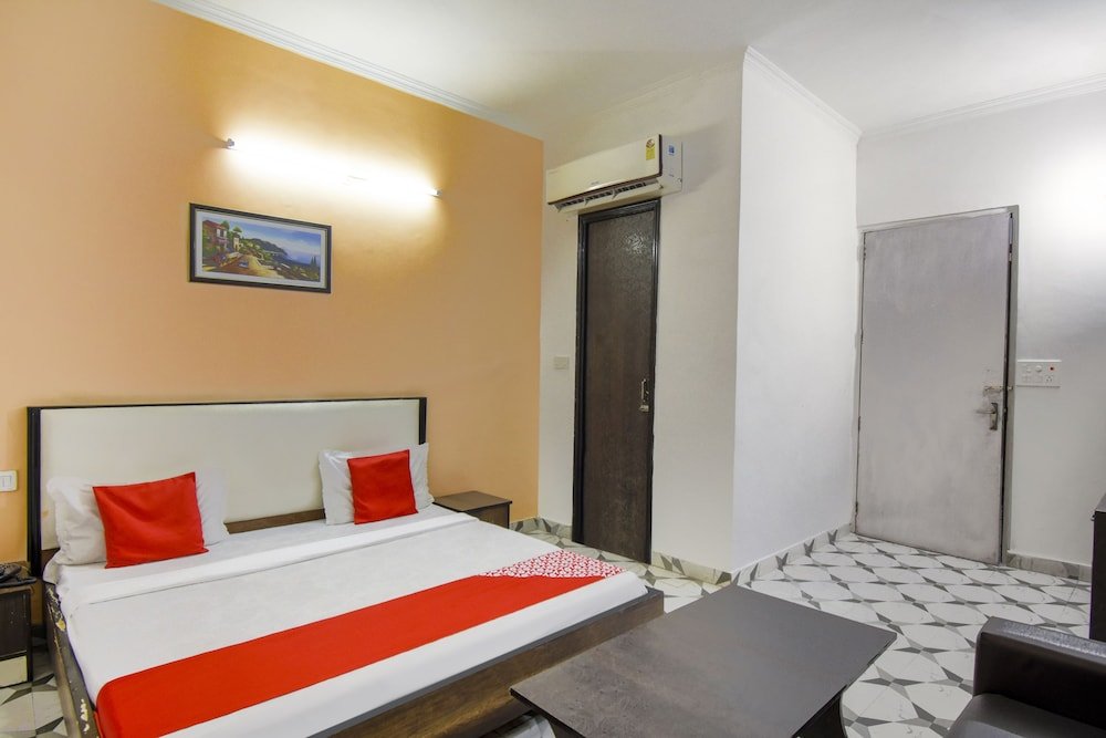 Фото Oyo 14515 Hotel Paras Regency