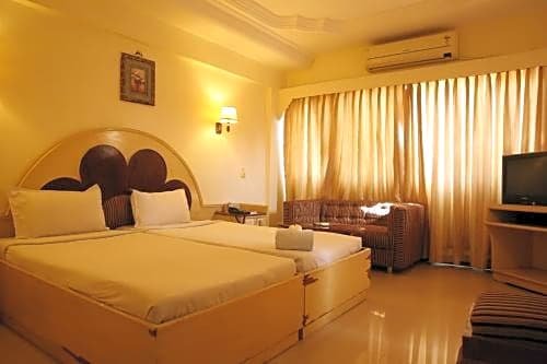 Фото Hotel Singaar International