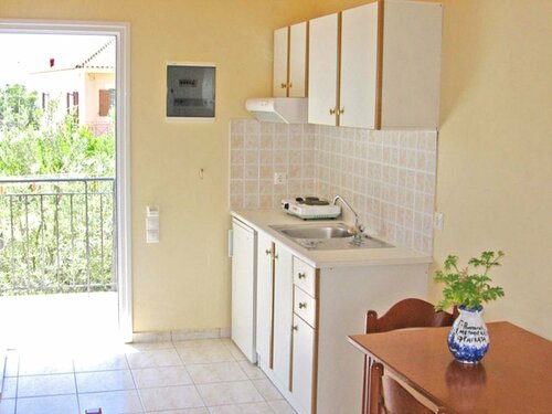 Апартаменты Pythos Studios & Apartments
