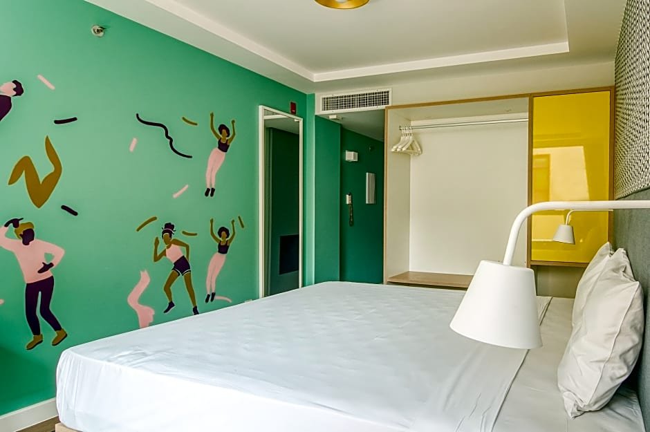 Фото Selina Athens Theatrou