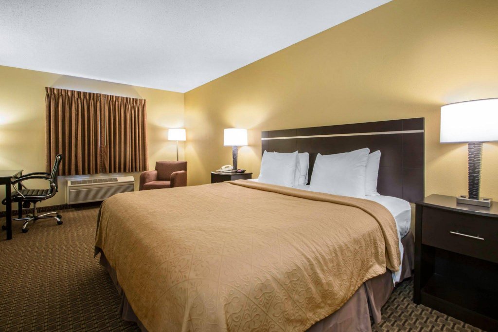 Фото Quality Inn & Suites Sun Prairie Madison East