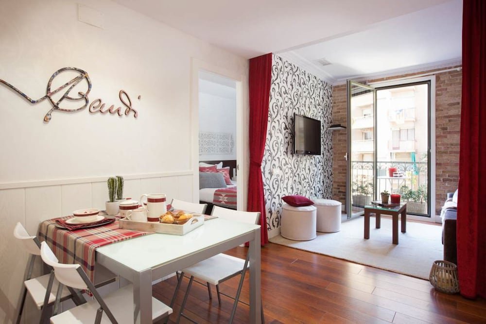 Фото Enjoybcn Gaudi Apartments
