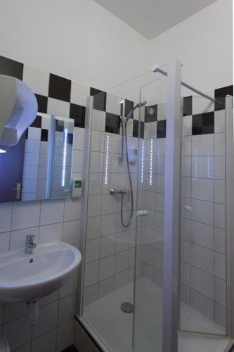 Фото Hôtel Restaurant Saint Melaine