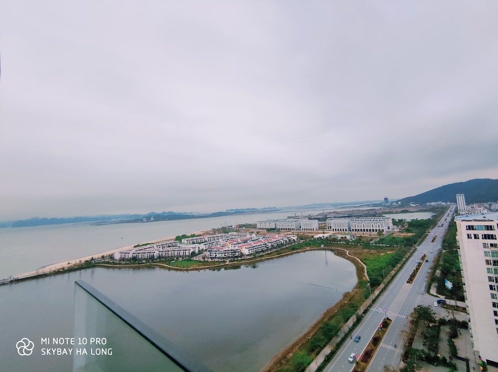 Фото SkyBay HomeTel Ha Long