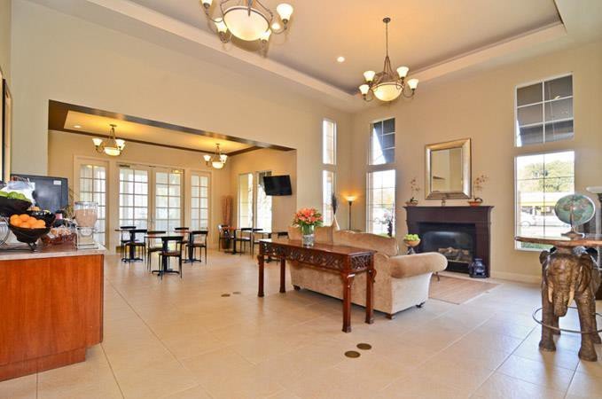 Фото University Park Inn & Suites