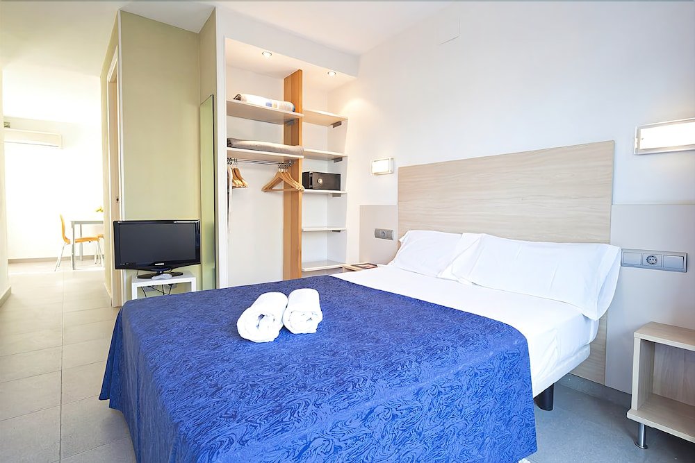 Фото Apartamentos Castellmar