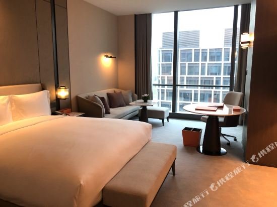 Фото Crowne Plaza Shanghai Hongqiao