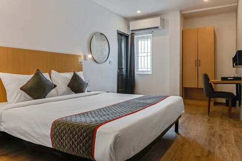 Upar Hotels Uthandi Ecr