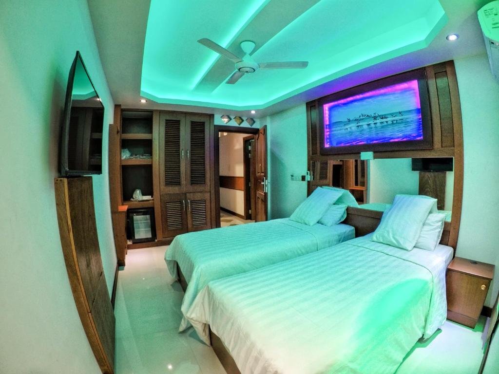 Фото отеля 2