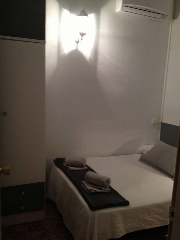 Фото Hostal Lleida