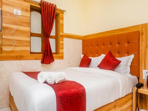 Гостиница Aman Hotel Cst в Махараштре
