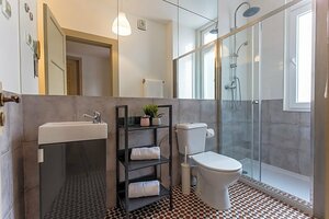 Гостиница The Indy House - Rooms and Apartments