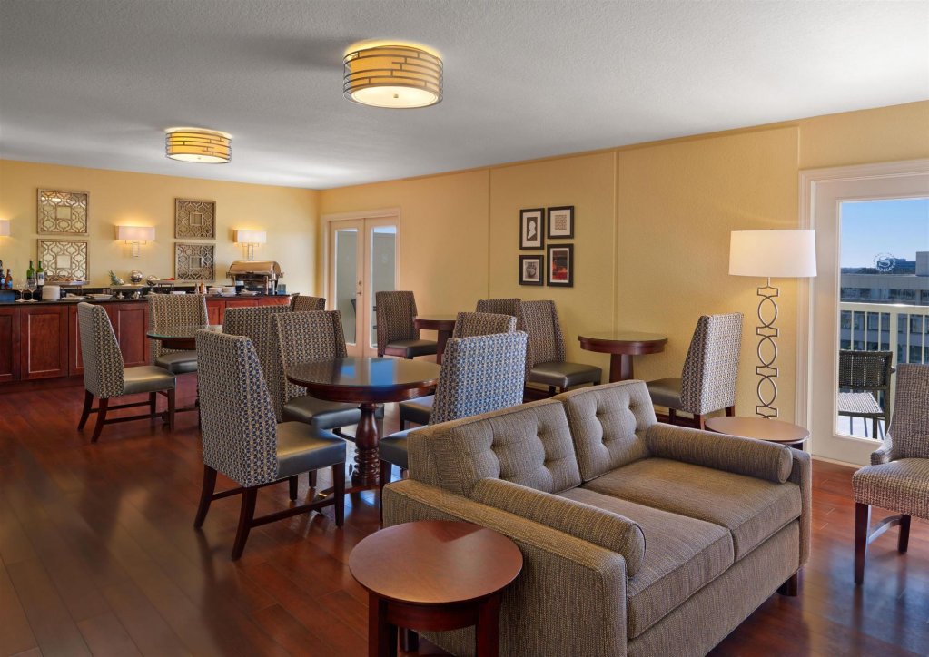 Фото Hotel Tampa Riverwalk