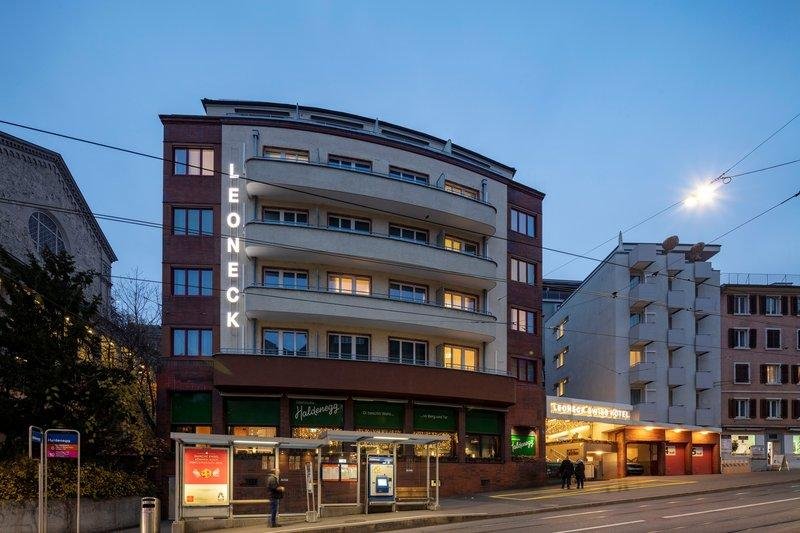 Фото отеля 2