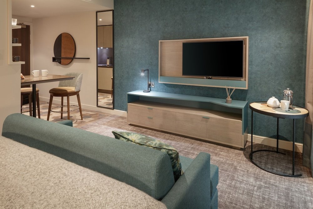 Фото Staybridge Suites London Heathrow - Bath Road, an Ihg Hotel