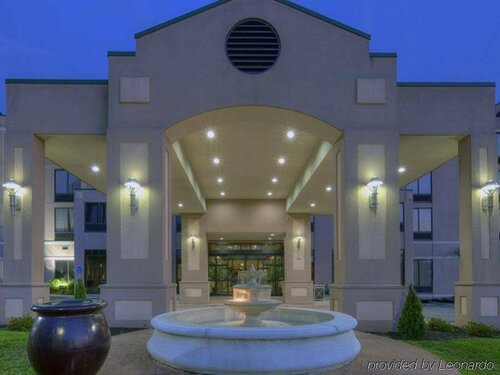 Гостиница La Quinta Inn & Suites by Wyndham Newark - Elkton в Ньюарке