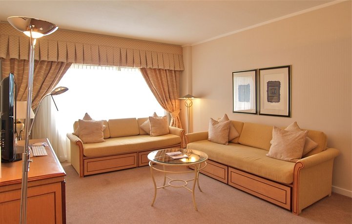 Фото Golden Jubilee Hotel