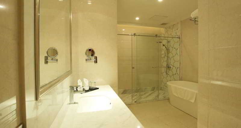 Фото Rong Feng Hotel