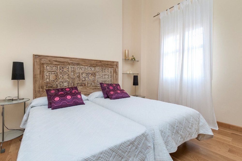 Фото Brand New 2 Bd Apartment Near Cathedral - Vinuesa II