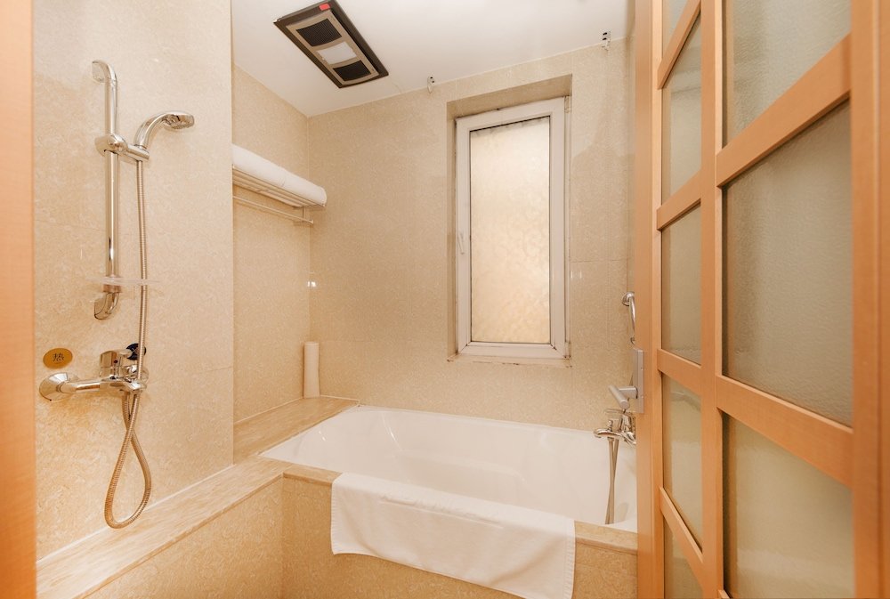 Фото Dalian Precious Ginza Hotel