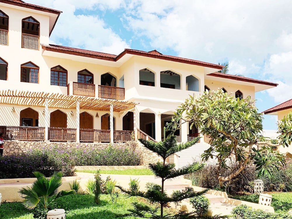 Фото Kendwa Rocks Beach Hotel