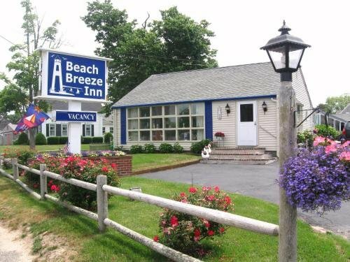 Гостиница A Beach Breeze Inn