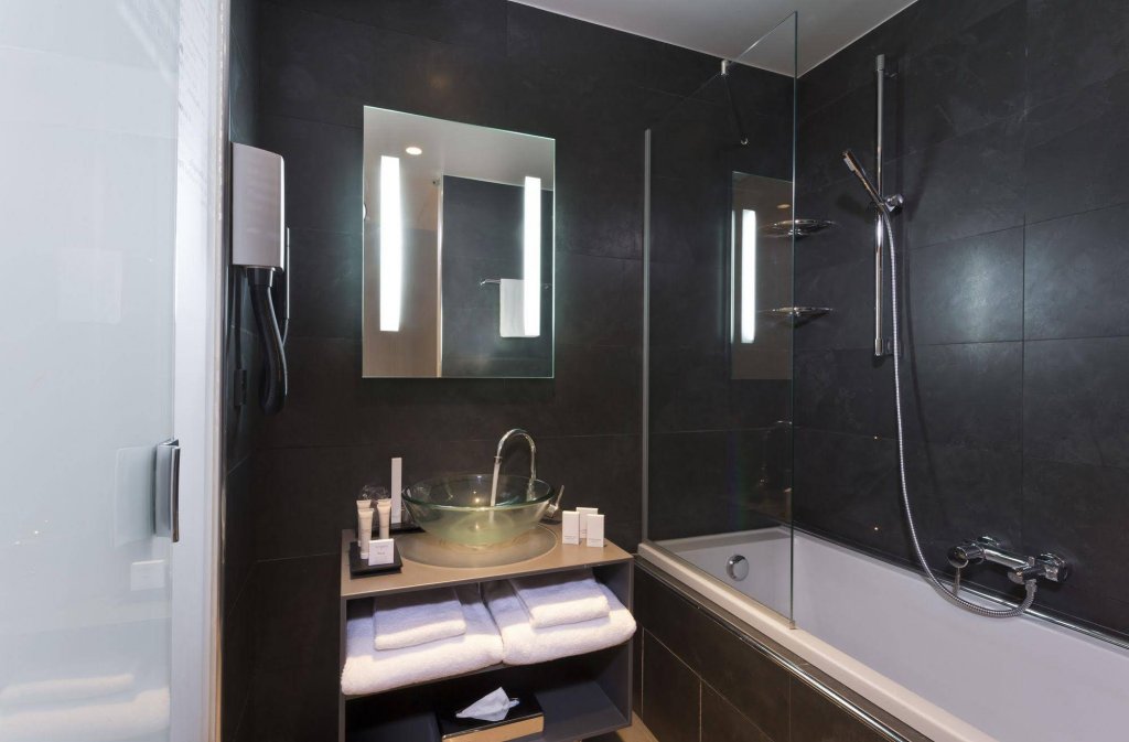 Фото Lyric Opera Hotel Paris