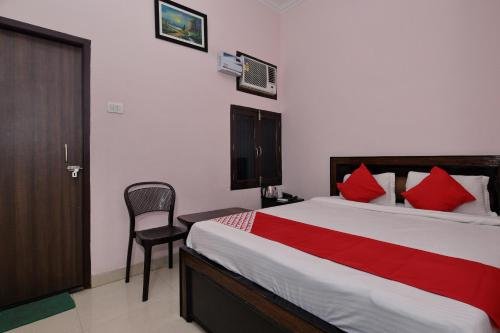 Фото Oyo 11480 Hotel Blue Star