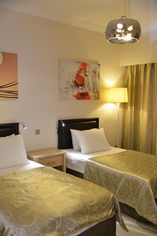 Фото Jasmine Court Hotel & Casino