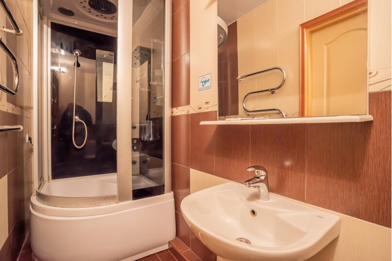 Фото Август