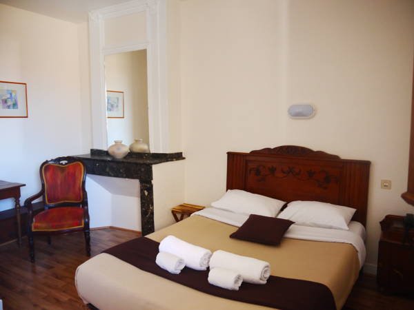 Фото Hôtel Croix Baragnon