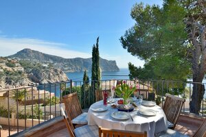 Villa with Incredible Sea Views And Pool Sleeps 7