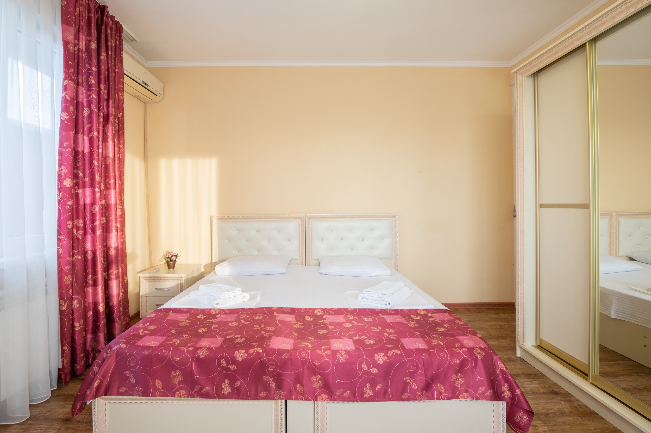 Фото Сансет Хилл Аллама групп