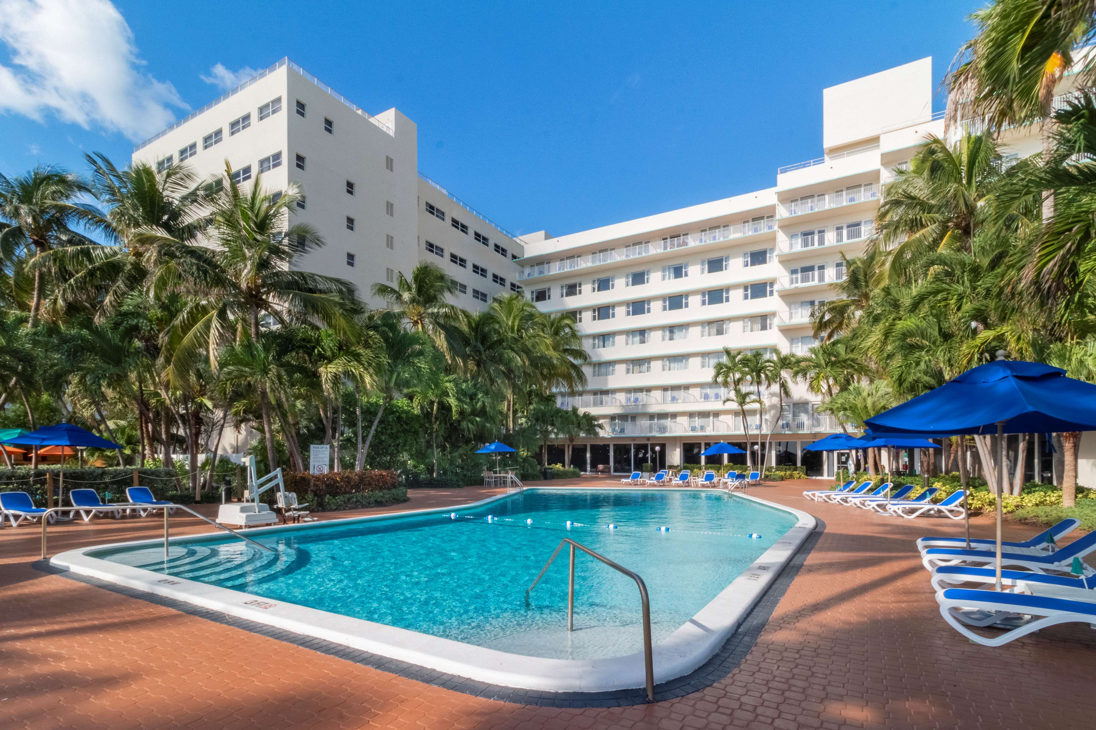 Фото Radisson Resort Miami Beach