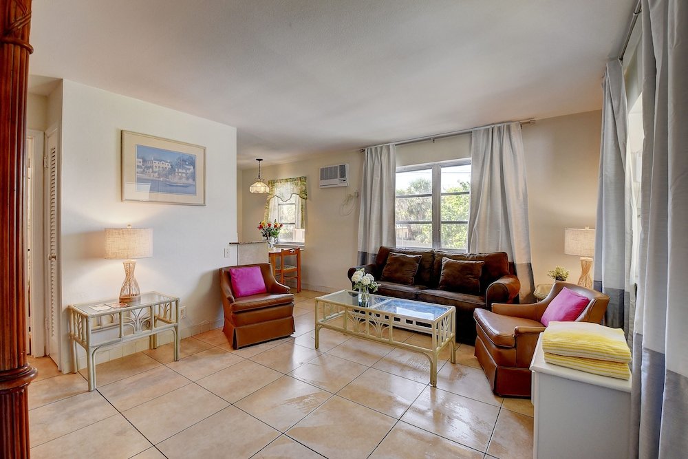 Фото Tropic Isle Beach Resort