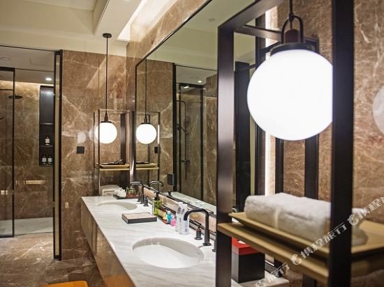 Фото Rainbird International Hotel