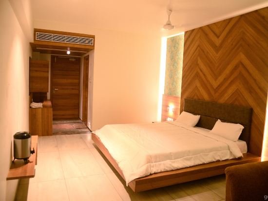 Фото The Bliss Hotel