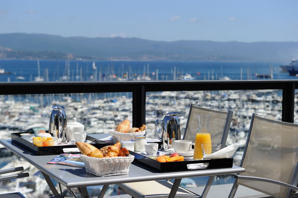 Фото Hôtel Mercure Ajaccio