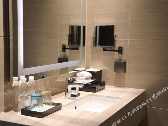 Фото Courtyard by Marriott Tianjin Hongqiao