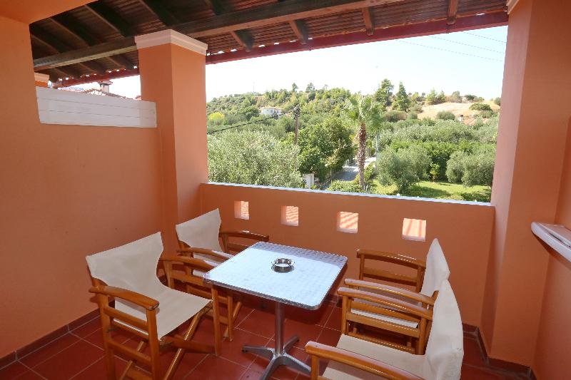 Фото Aloni Hotel