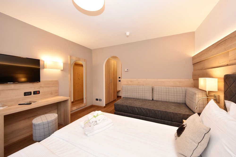 Фото X Alp Hotel