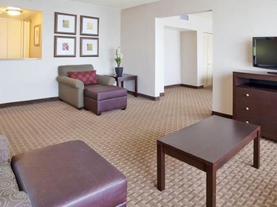 Фото Ramada by Wyndham Phoenix Midtown