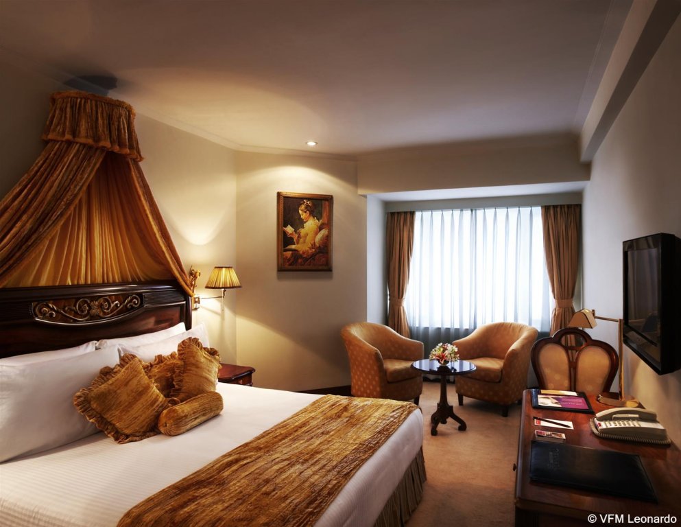 Фото Hotel The Royal Plaza