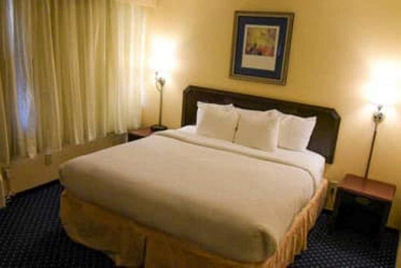 Фото Wyndham Garden Fort Wayne