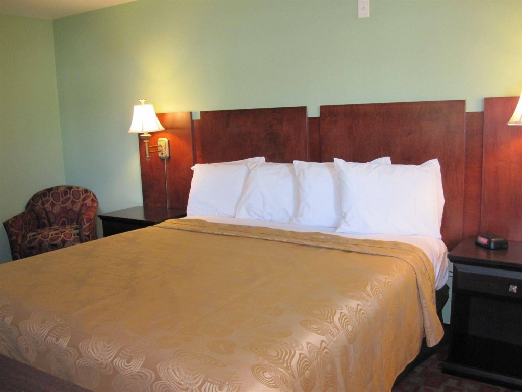 Фото Rancho California Inn